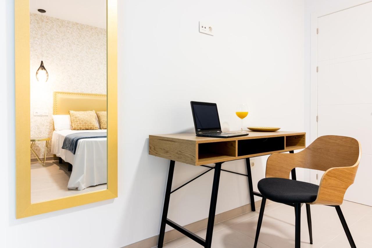 Center Flat Mariblanca 12 Sun & Terrace Boutique *