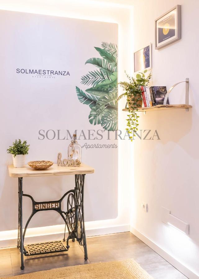 Blue & Red By Sol Maestranza Apartment
