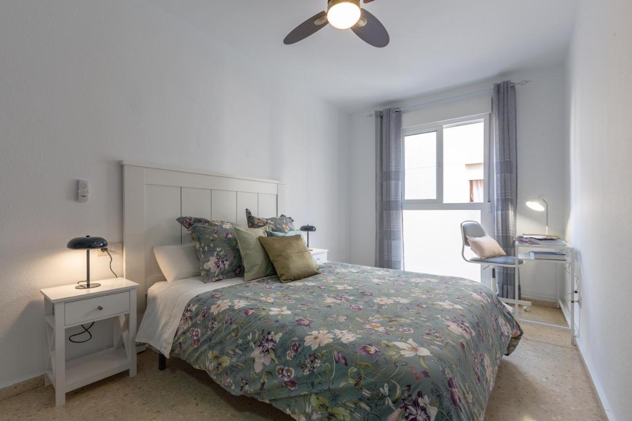 Apartamento Luminoso De Dos Con Terraza Y Parking En El Centro *
