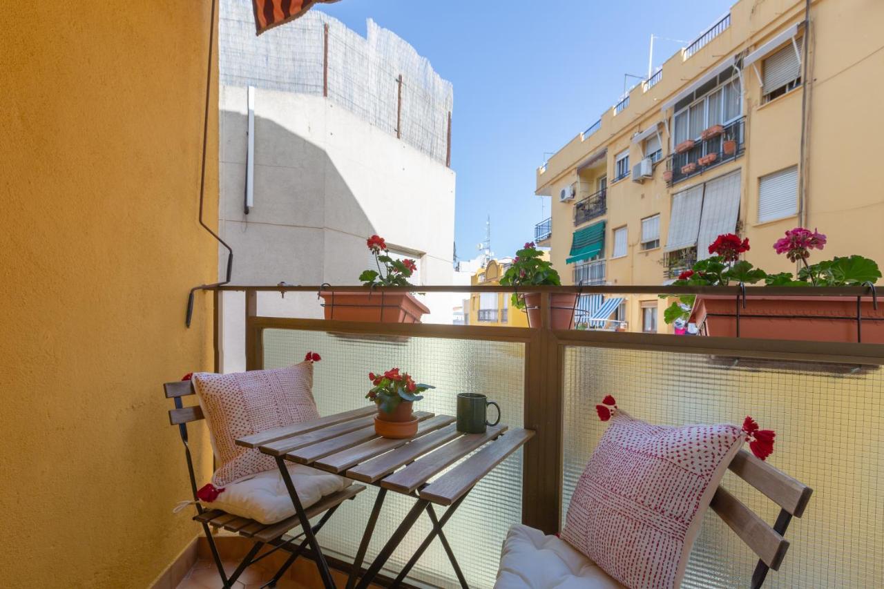 Apartamento Luminoso De Dos Con Terraza Y Parking En El Centro Málaga