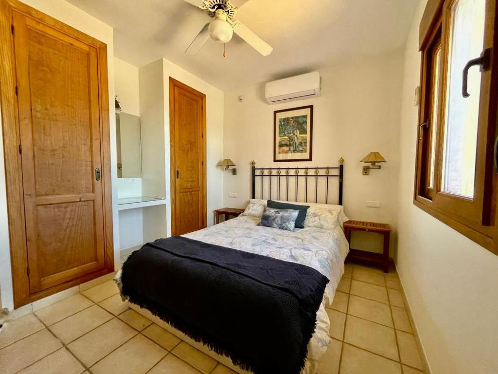 Villa With Private Pool, Mountain And Sea Views Malaga