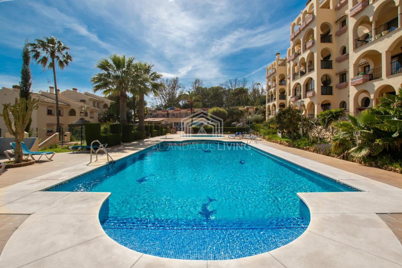 Apartment Sea View Loft: Beachfront Access & Contemporary Style Malaga