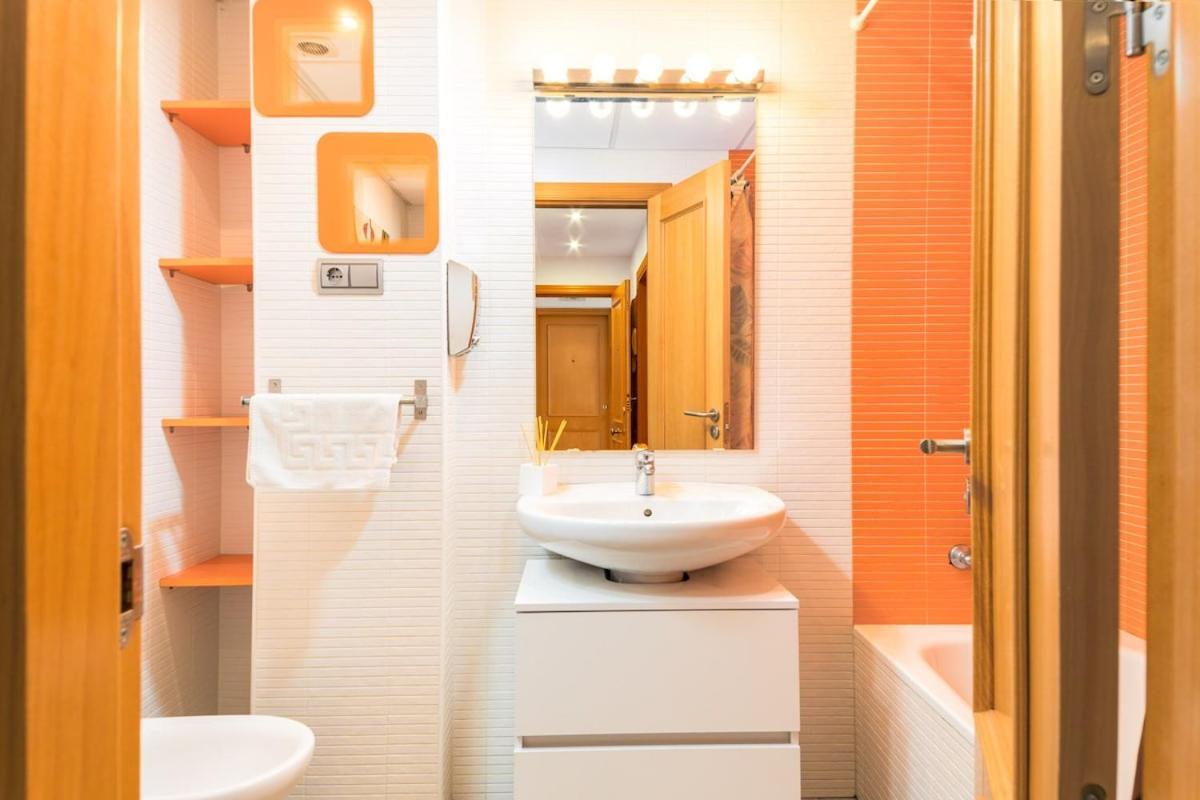 Apartment C54 - Homey 2 Bedroom In Town Malaga