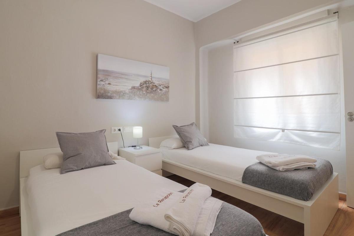 C102 - Huge And Stylish 5 Bedroom By The Center Appartement