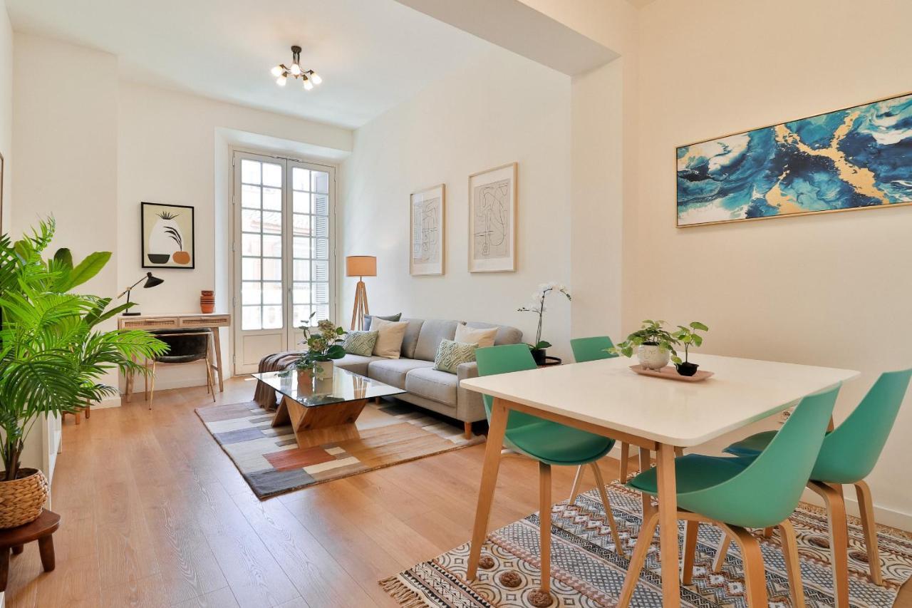 Apartment C74 - Marvelous 3 Bedroom In Historical Málaga