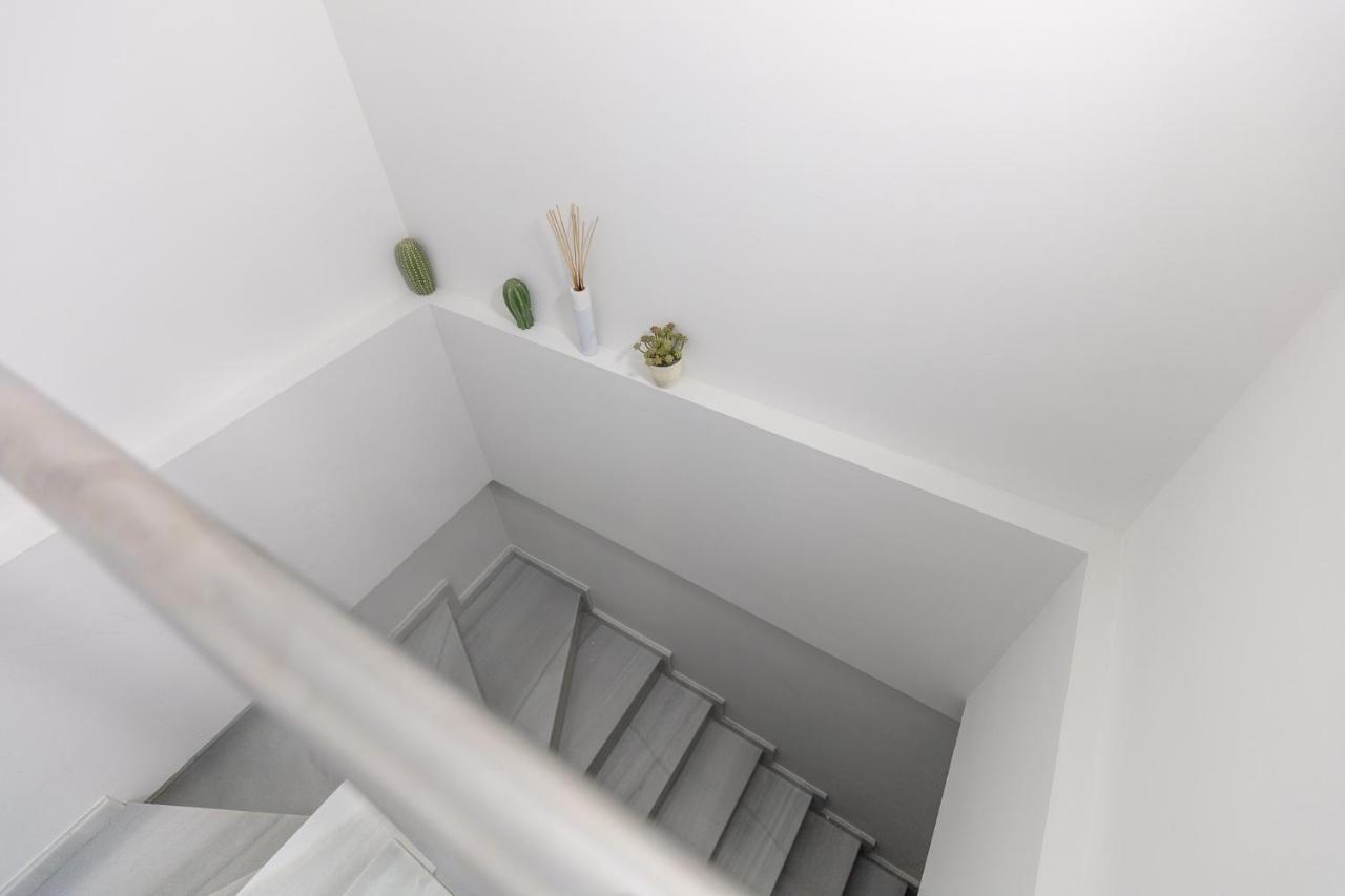 Lola Apartment