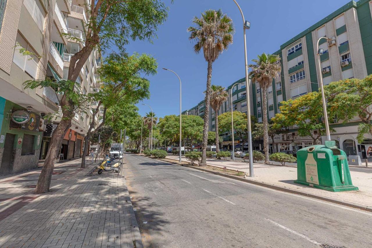 Lola * Malaga