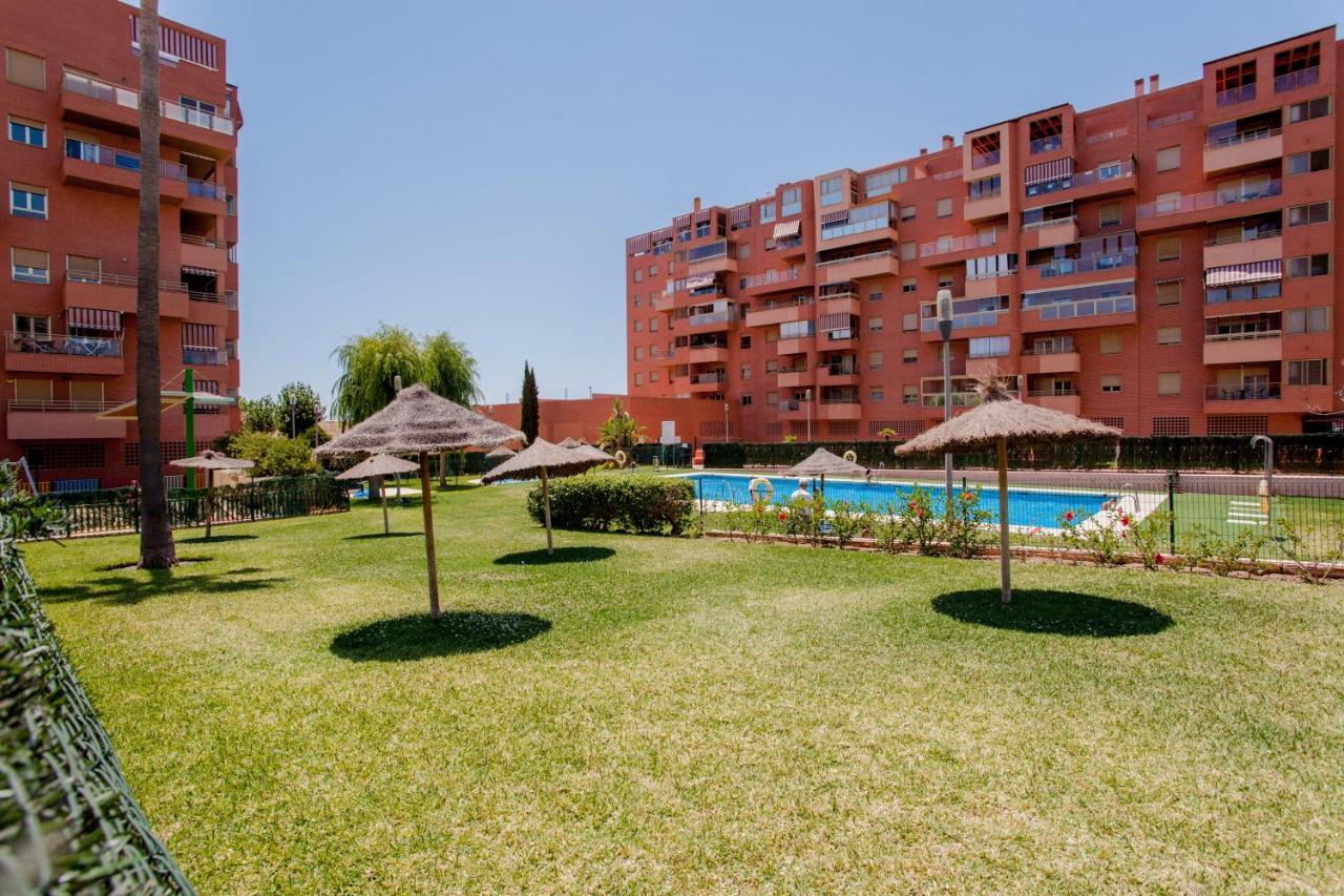 Apartamento Teatinos, Metro, Free Parking & Pool *