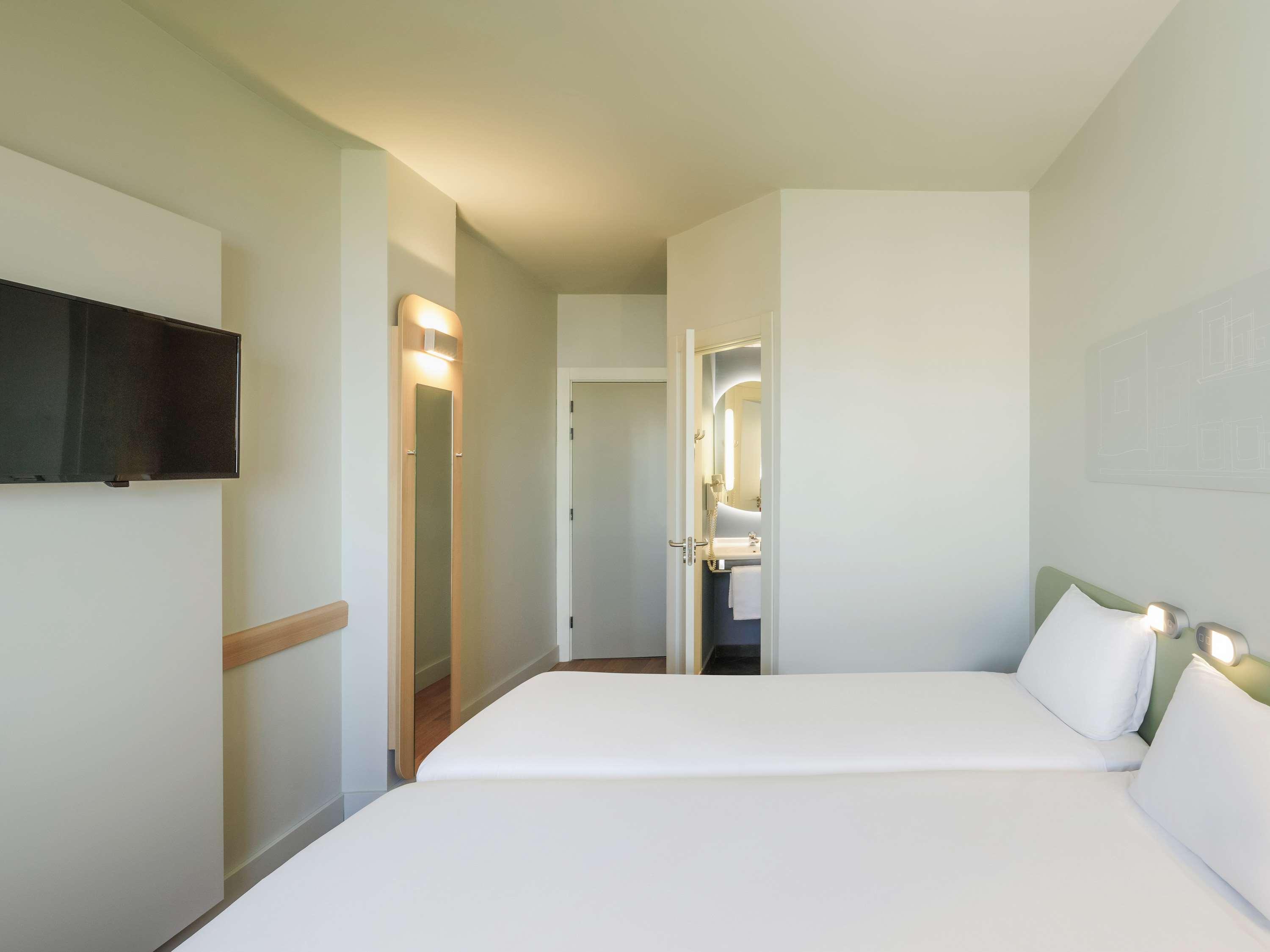 Ibis Budget Aeropuerto Avenida De Velazquez 2*