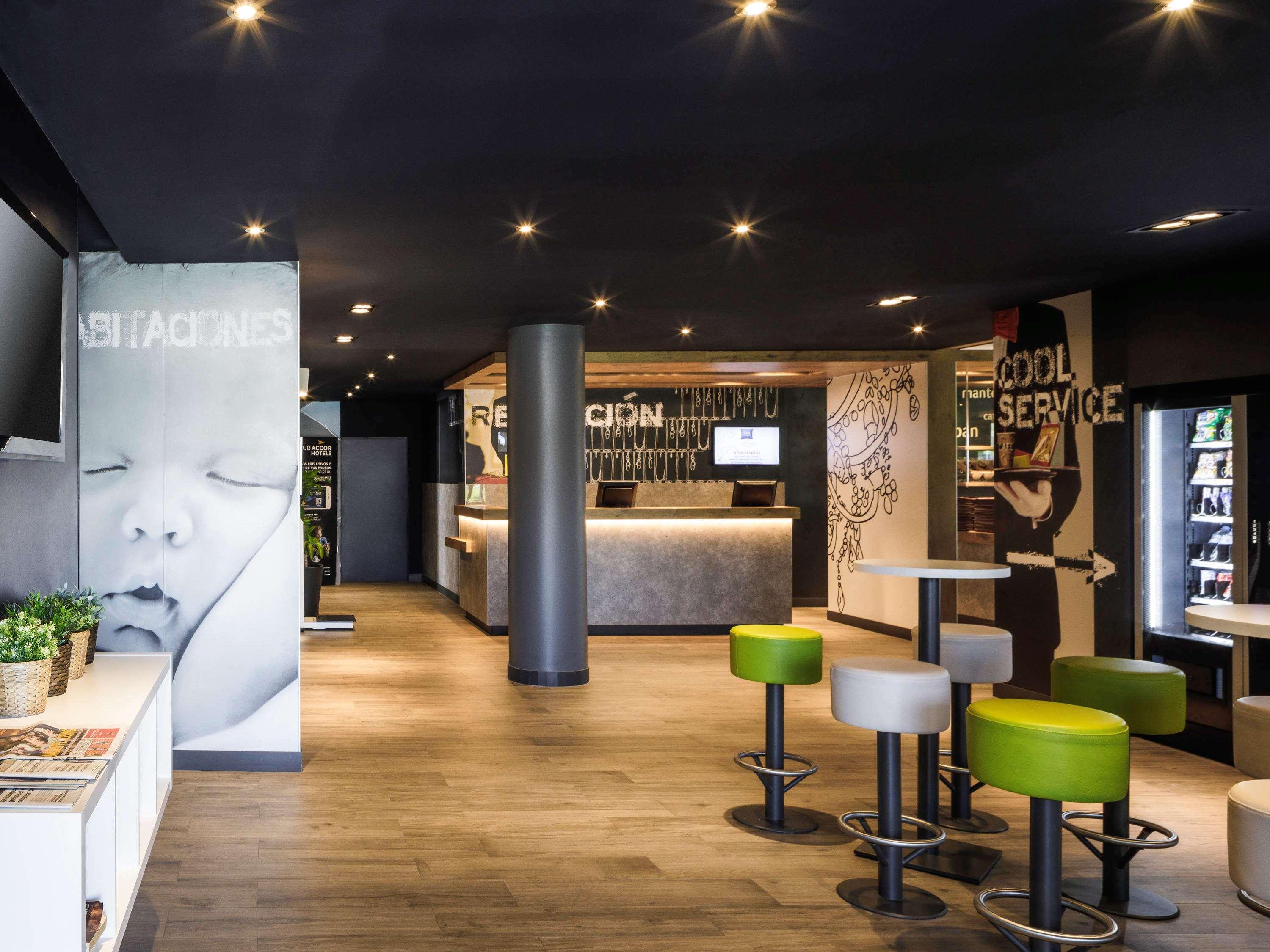 Ibis Budget Aeropuerto Avenida De Velazquez Hotel 2*
