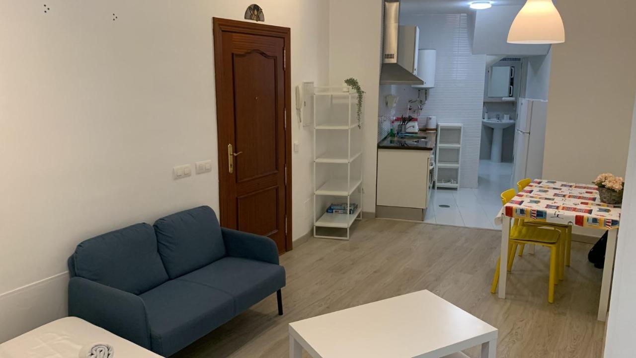 Estupendo Estudio Al Lado De Plaza La Merced Apartment