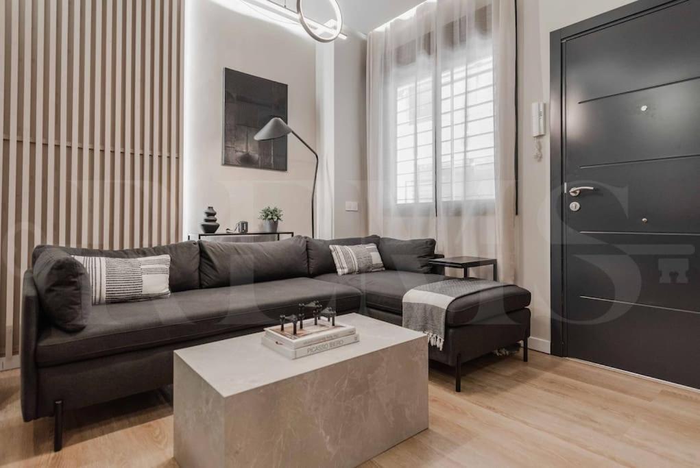 Contemporary Minimalist By Rems Apartment