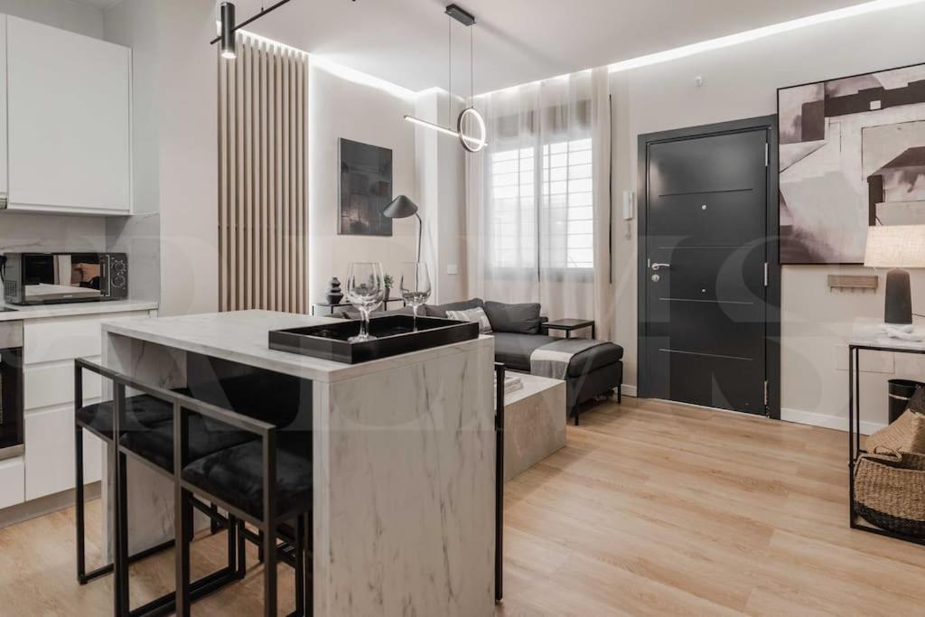 Contemporary Minimalist By Rems Apartment