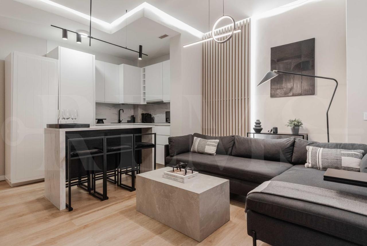 Contemporary Minimalist By Rems Apartment *