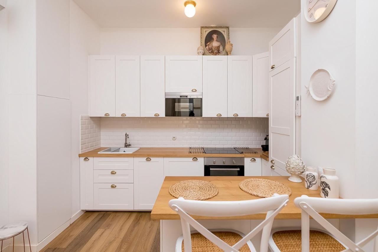 Bhost - Nino Guevara Apartment *