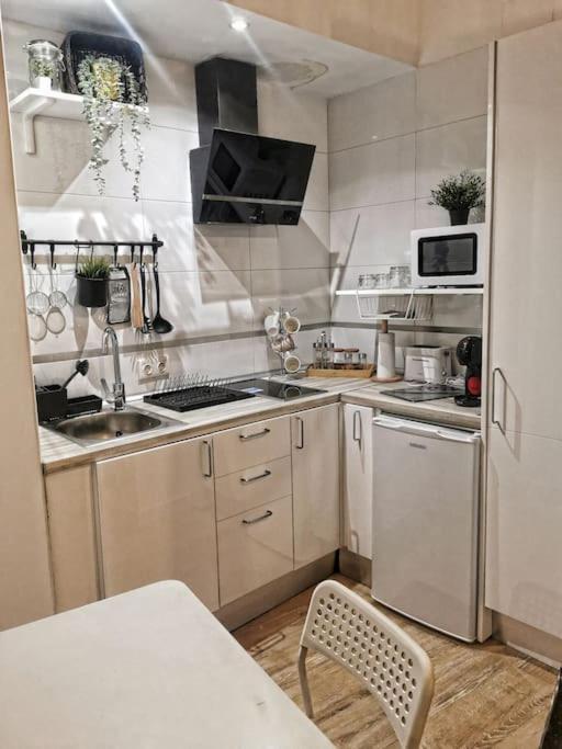 A 2 Minutos De Plaza La Merced, Apartment *