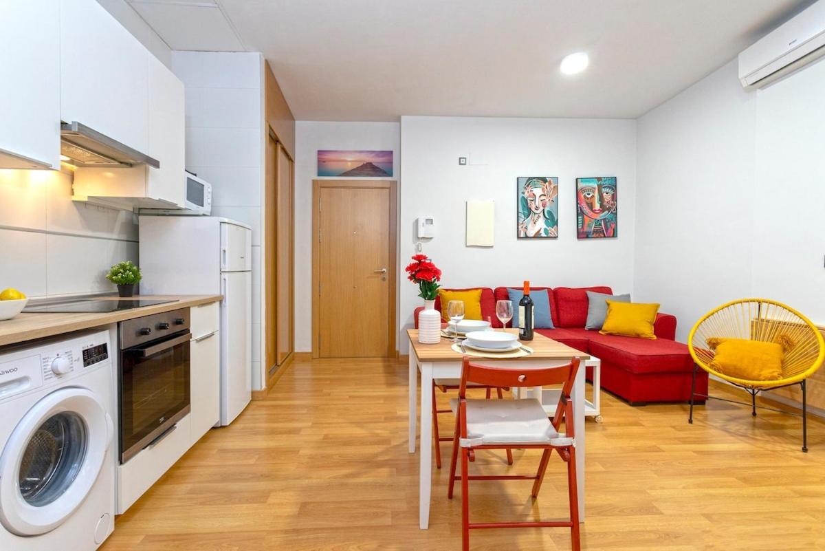 -malagasunapts- Freeparking Shared Pool Apartment