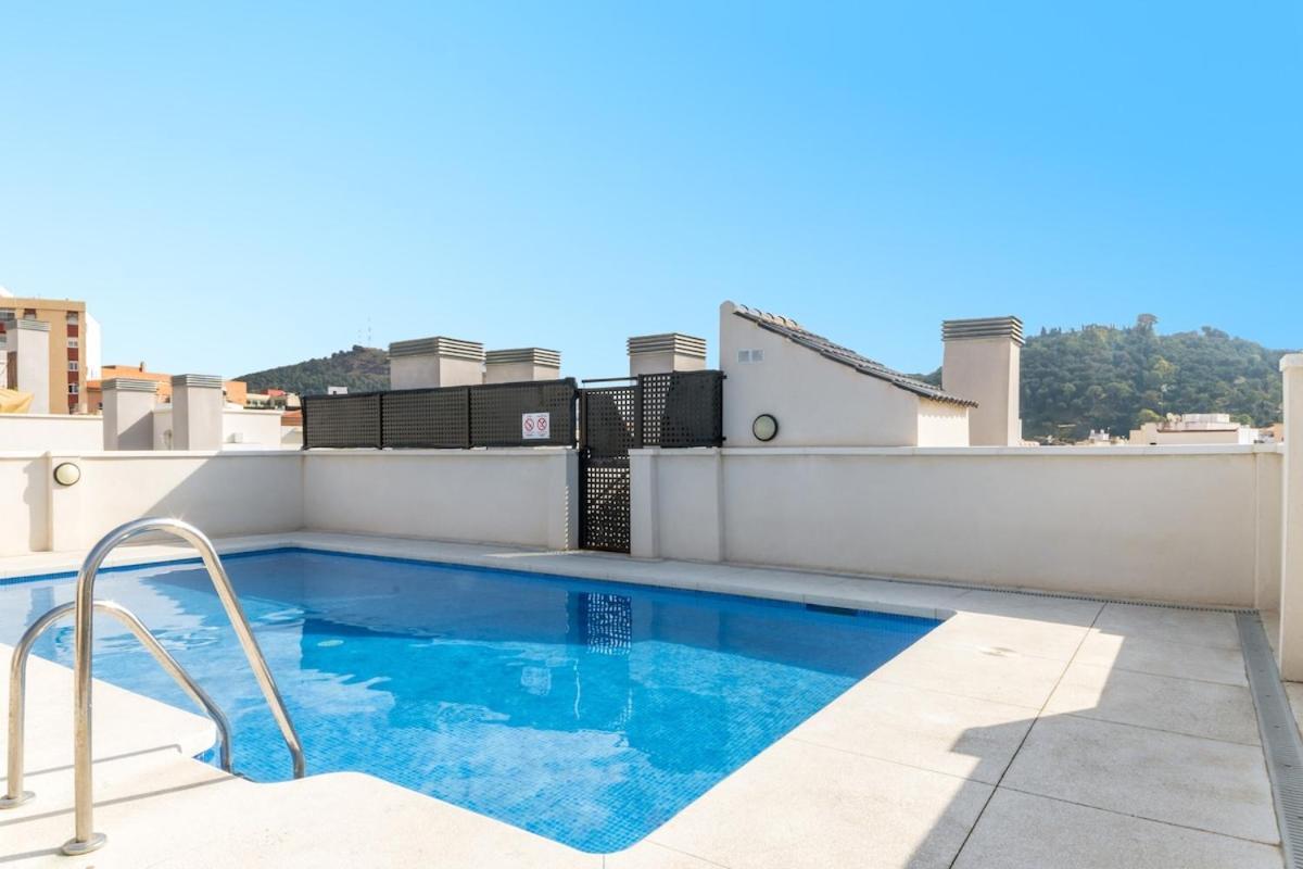 -malagasunapts- Privateterrace Freeparking Pool Apartment *