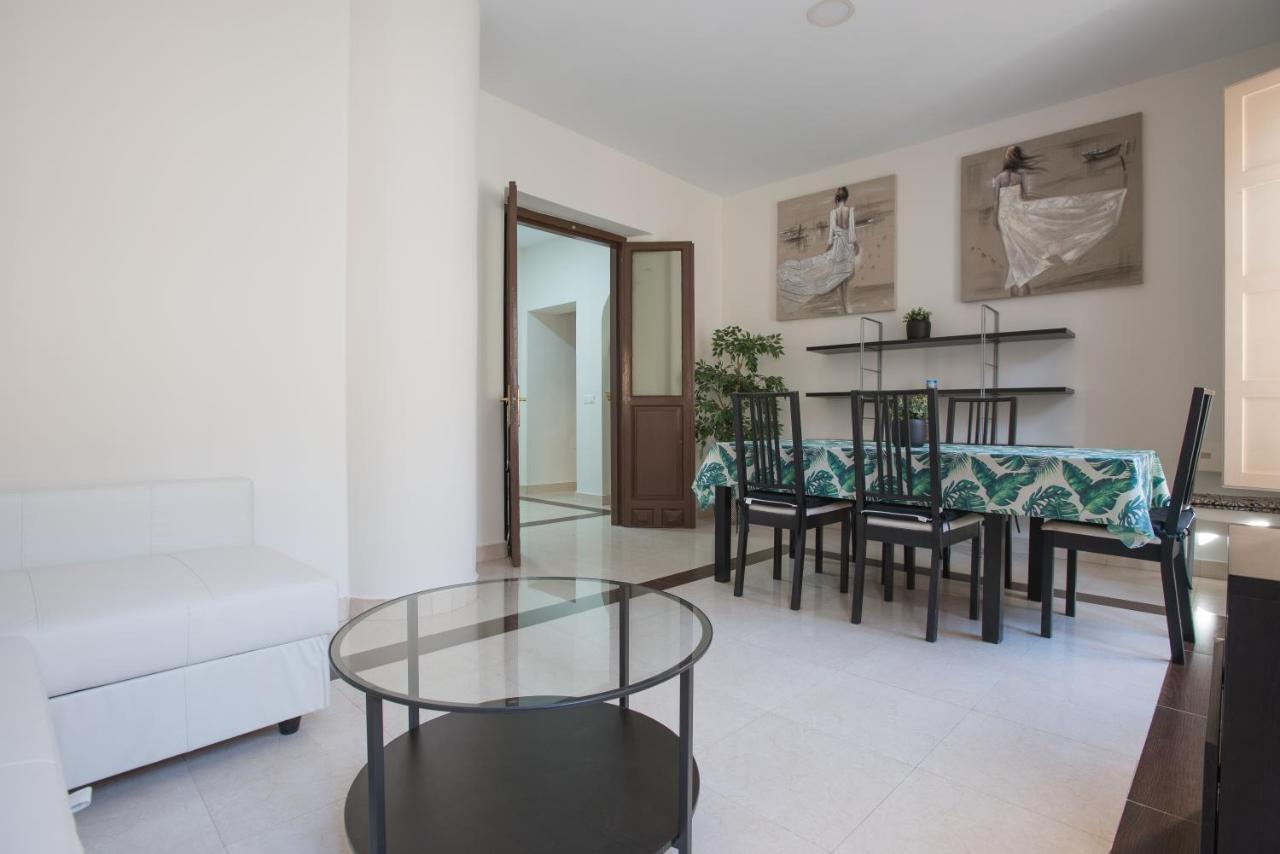 Carreteria 73 Center Apartment