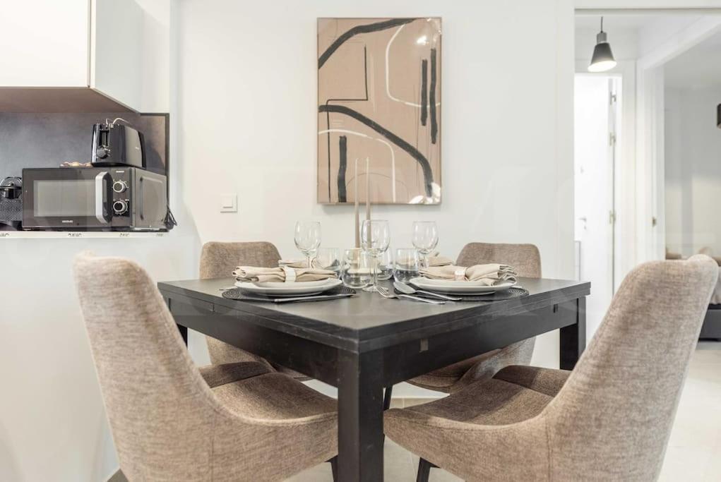 Modern With Patio & Parking By Rems * Malaga