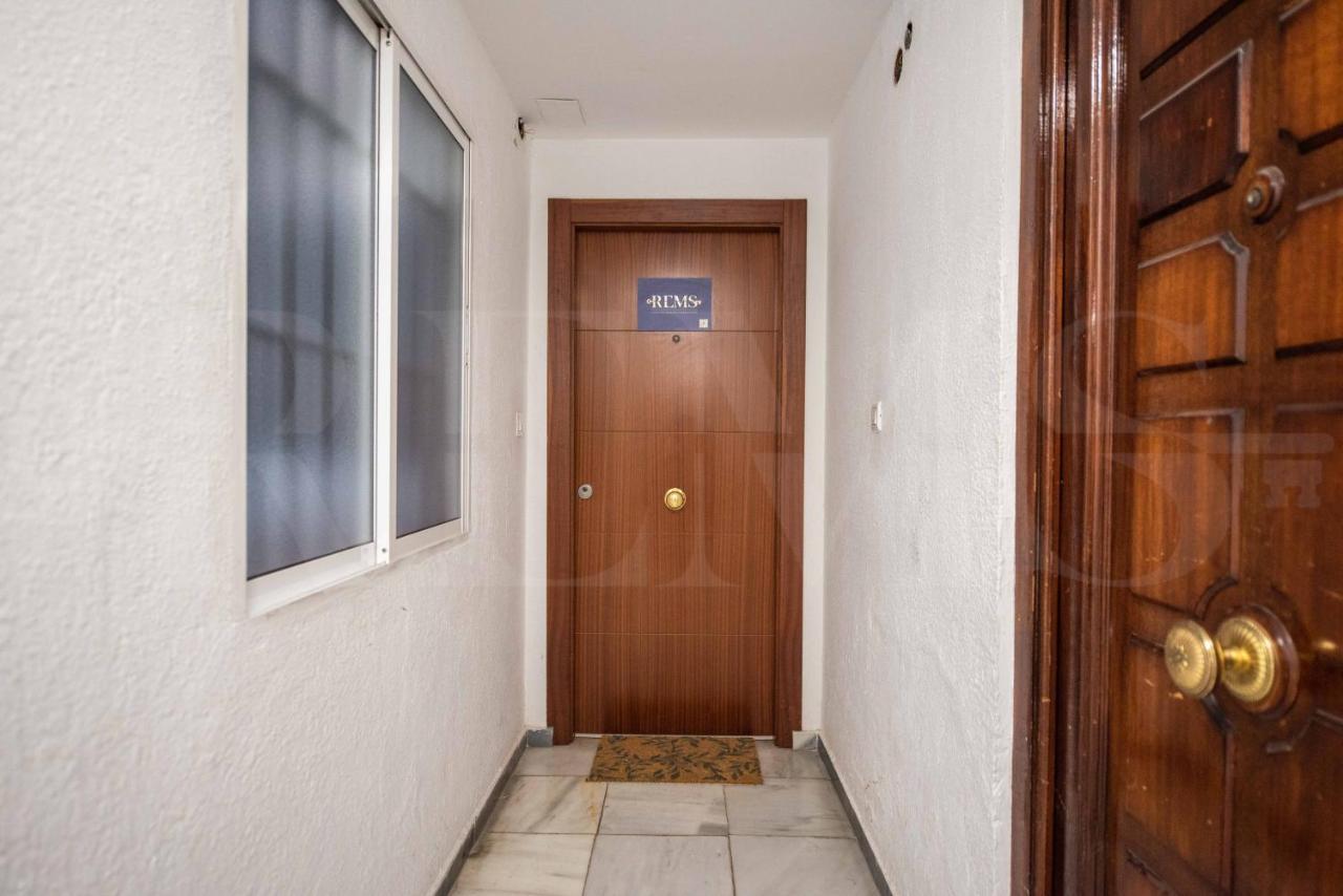 Cosy Flat With Private Balcony - Historic Center By Rems *
