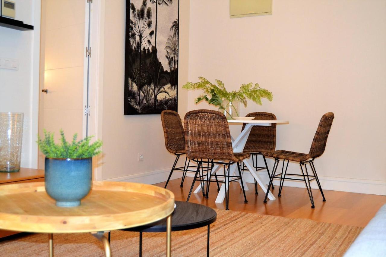 Coqueto Apartamento Junto A La Catedral De Malaga. *