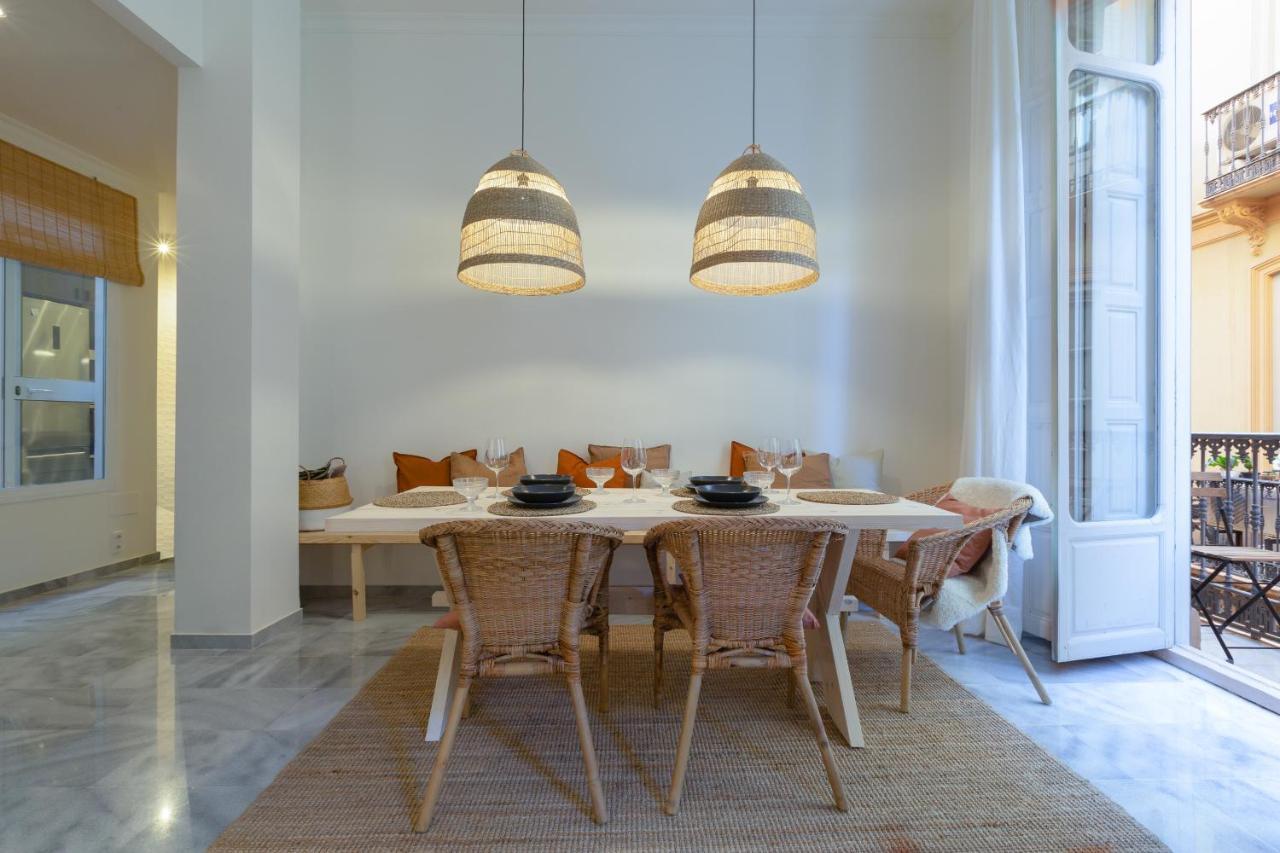 Apartment Puerta De Larios: Three-bedroom With Balconies And Patio *