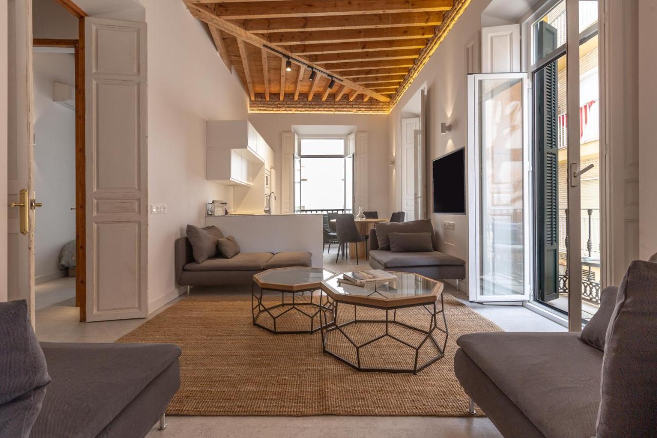 Wonderful With Three Bedrooms And Two Bathrooms In The Center Appartement *