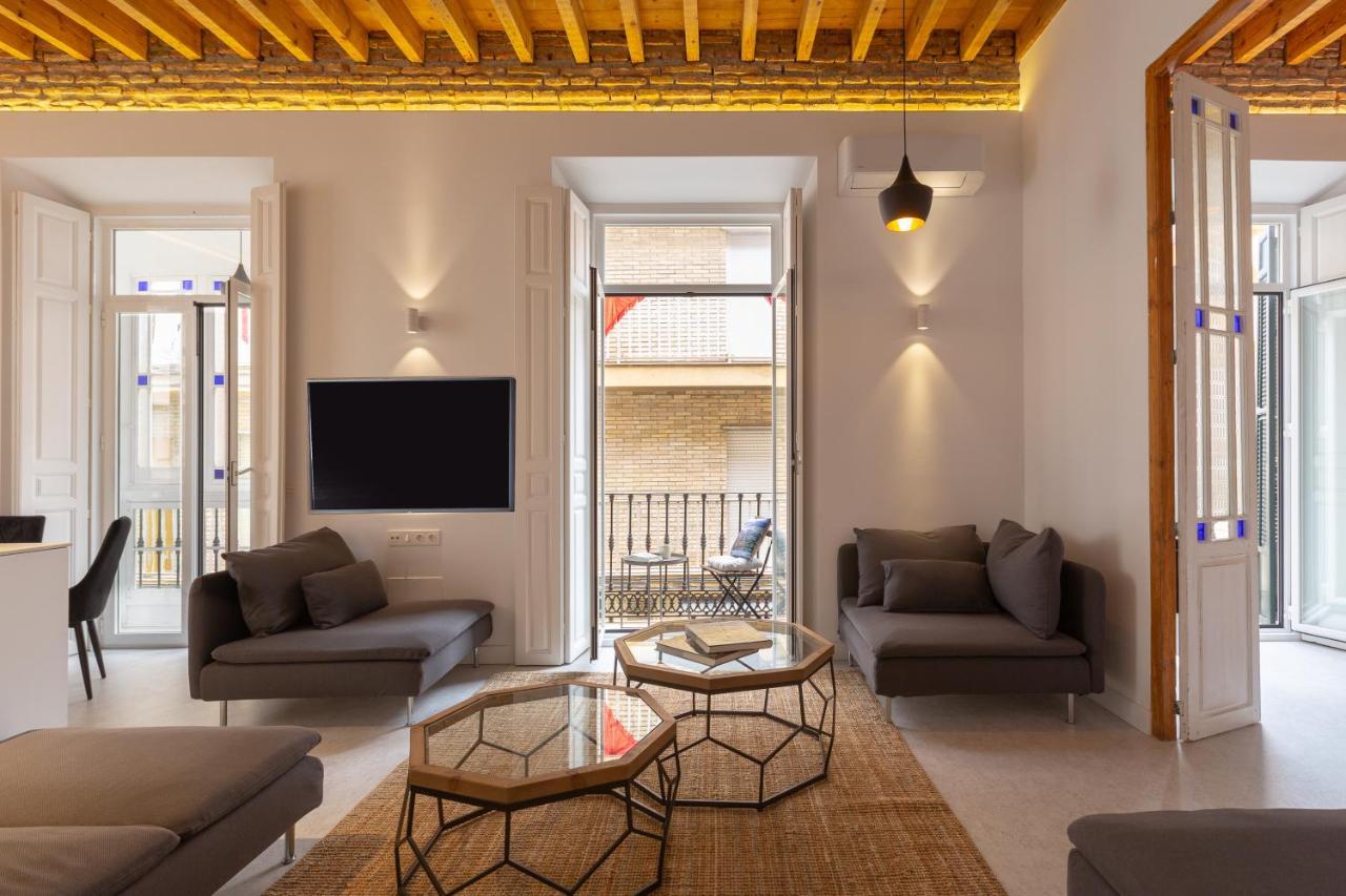Wonderful With Three Bedrooms And Two Bathrooms In The Center Appartement *