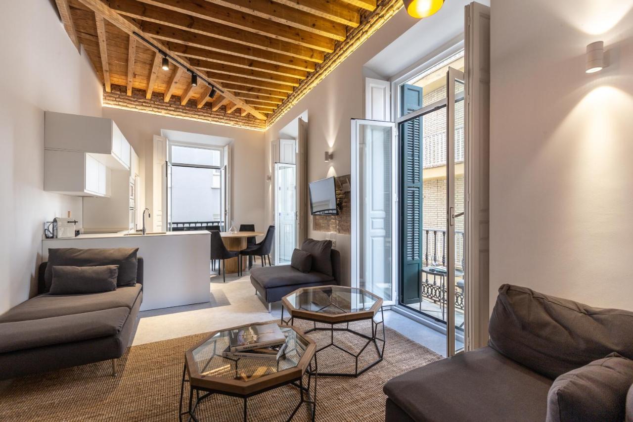 Wonderful With Three Bedrooms And Two Bathrooms In The Center Appartement *