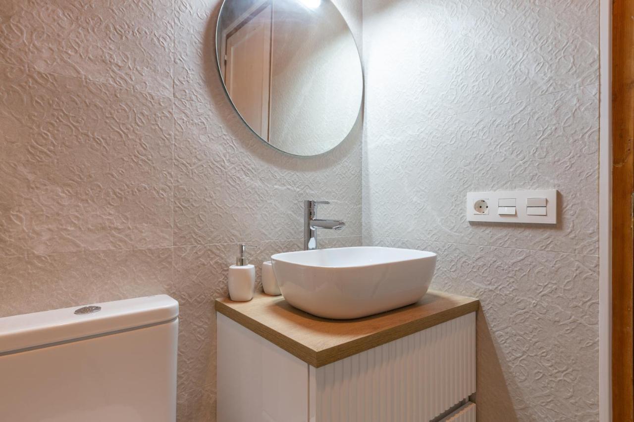 Wonderful With Three Bedrooms And Two Bathrooms In The Center Appartement *