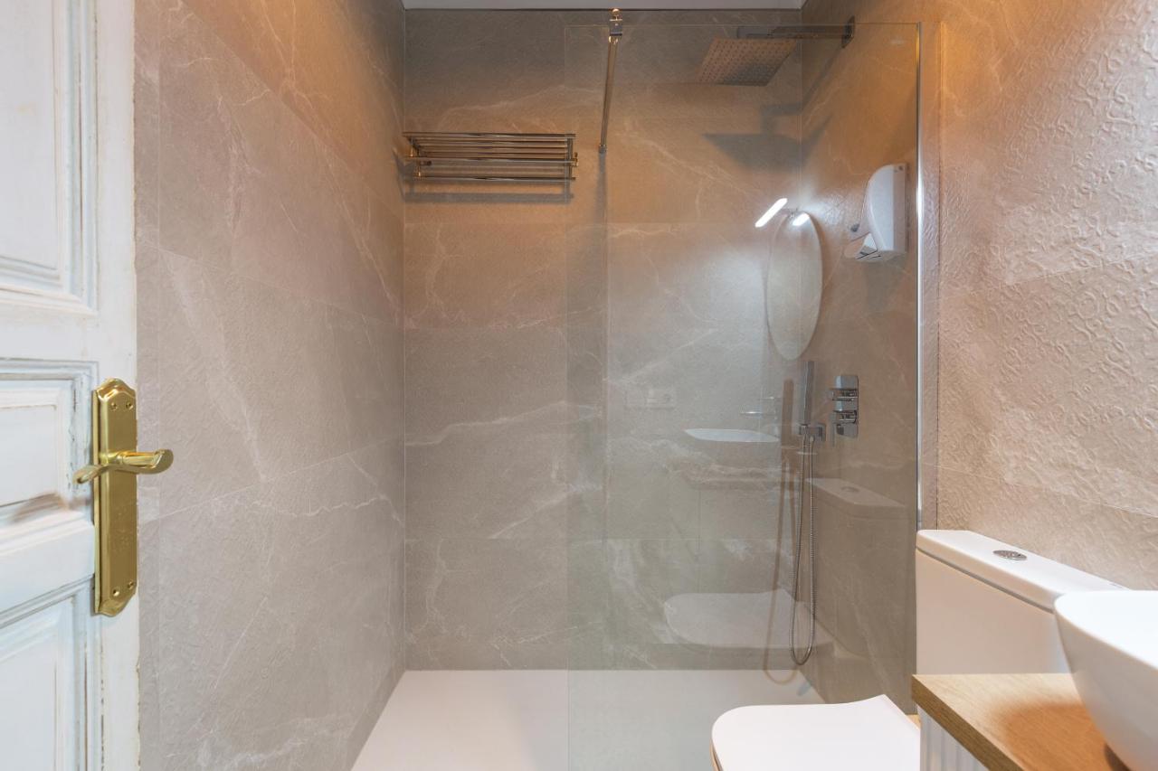 Wonderful With Three Bedrooms And Two Bathrooms In The Center Appartement