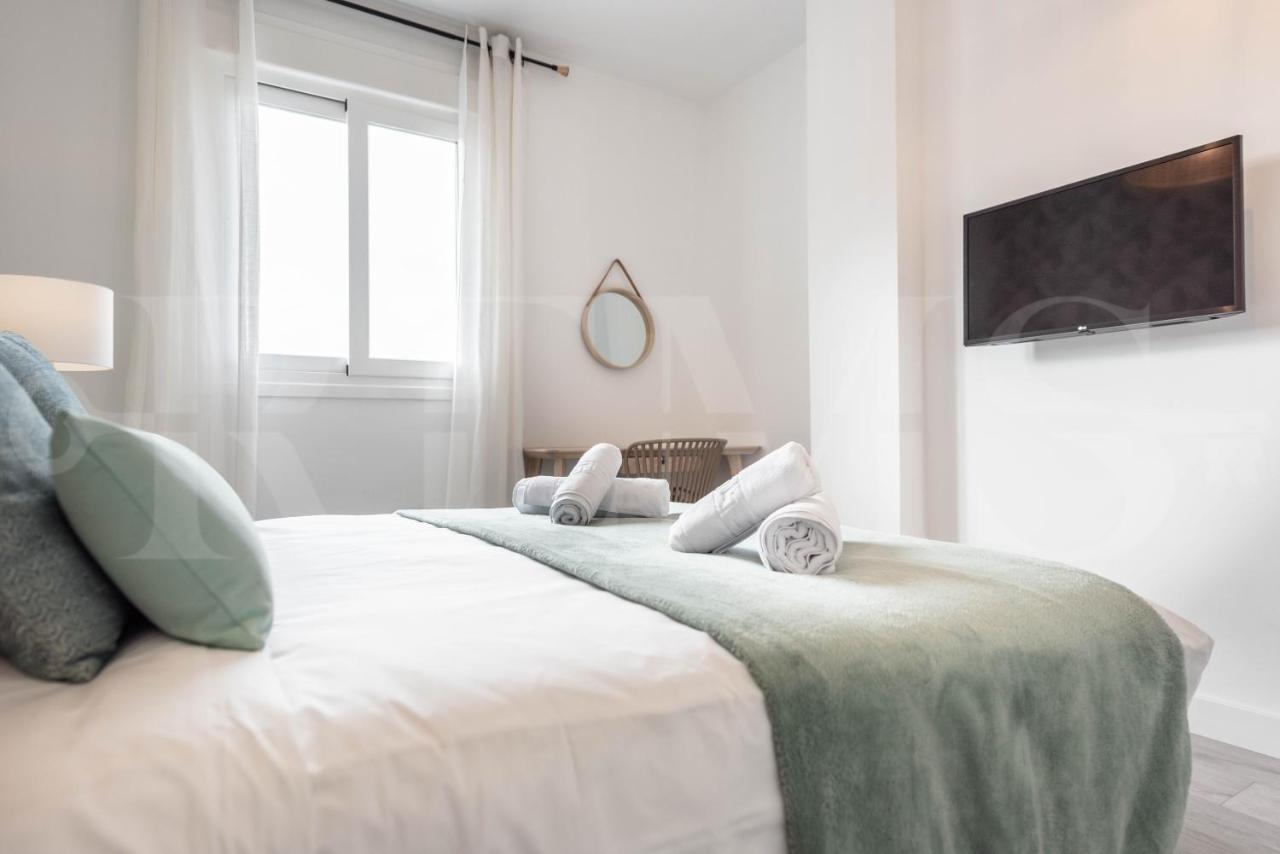 Apartment Stylish With Balcony & Parking Near The By Rems *