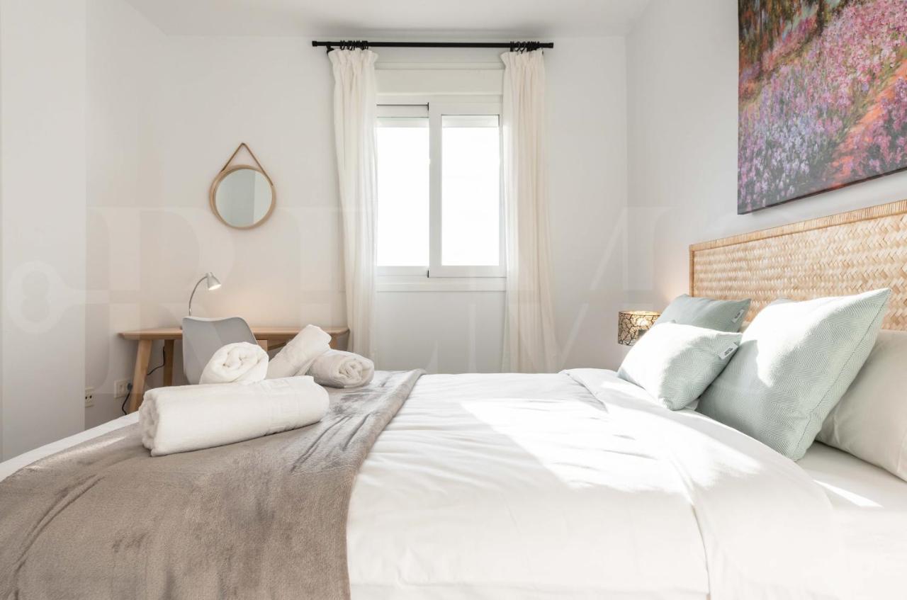 Apartment Stylish With Balcony & Parking Near The By Rems *