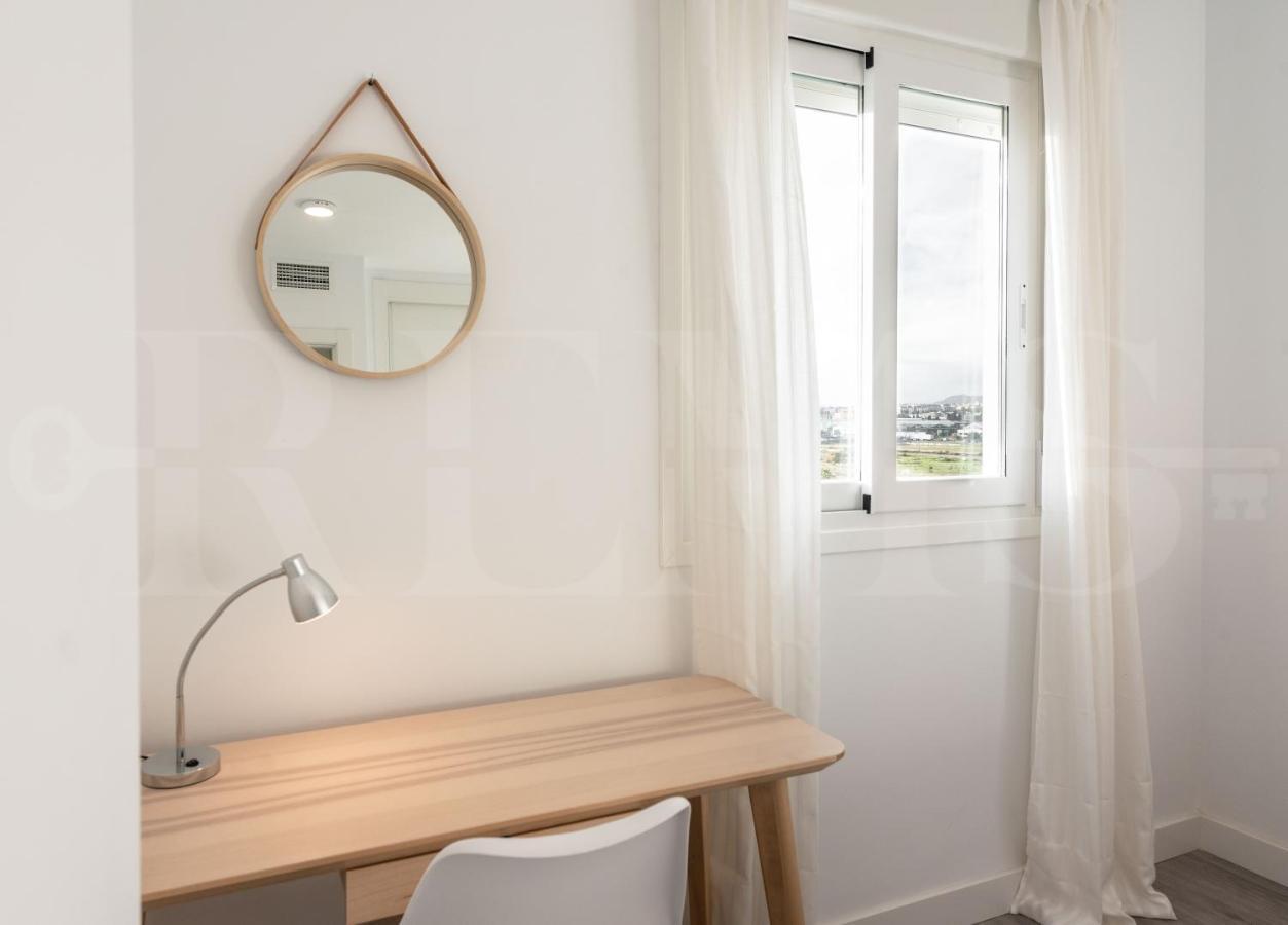 Apartment Stylish With Balcony & Parking Near The By Rems Málaga