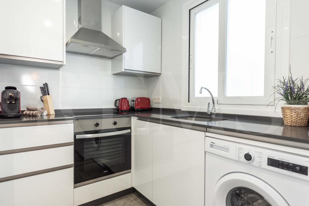 Stylish With Balcony & Parking Near The By Rems Apartment Málaga
