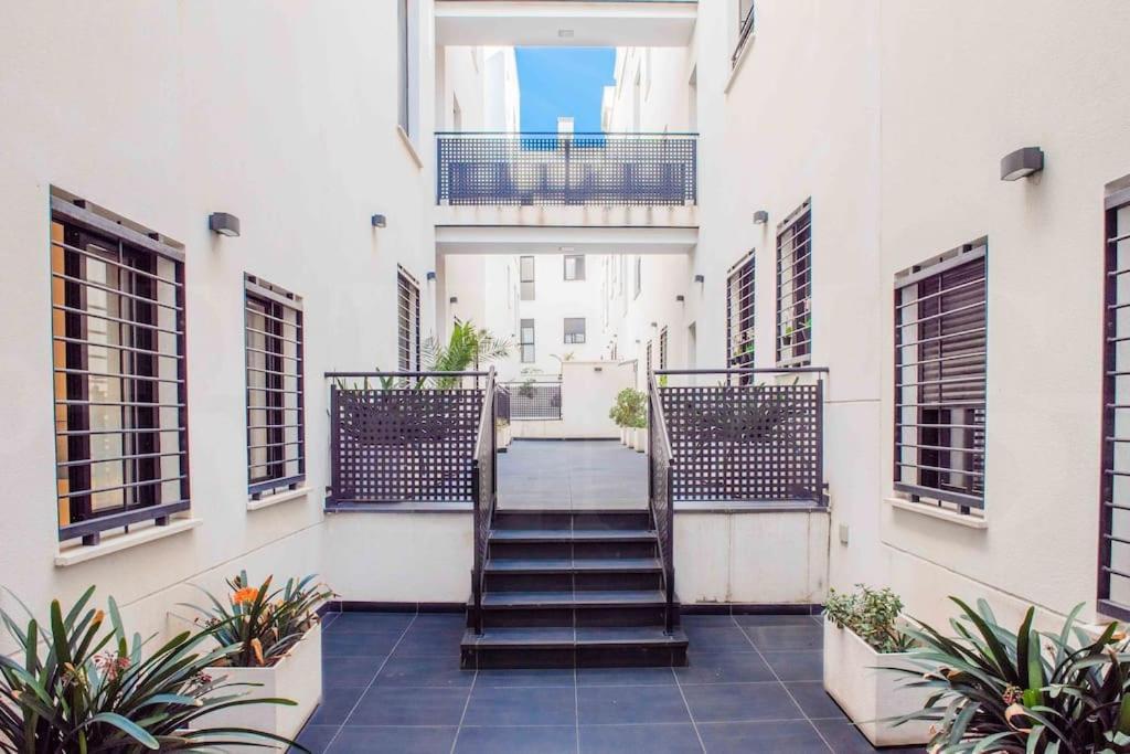 Relaxing With Parking In The Center By Rems Appartement