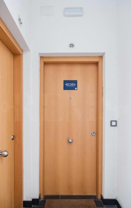 Relaxing With Parking In The Center By Rems Appartement *
