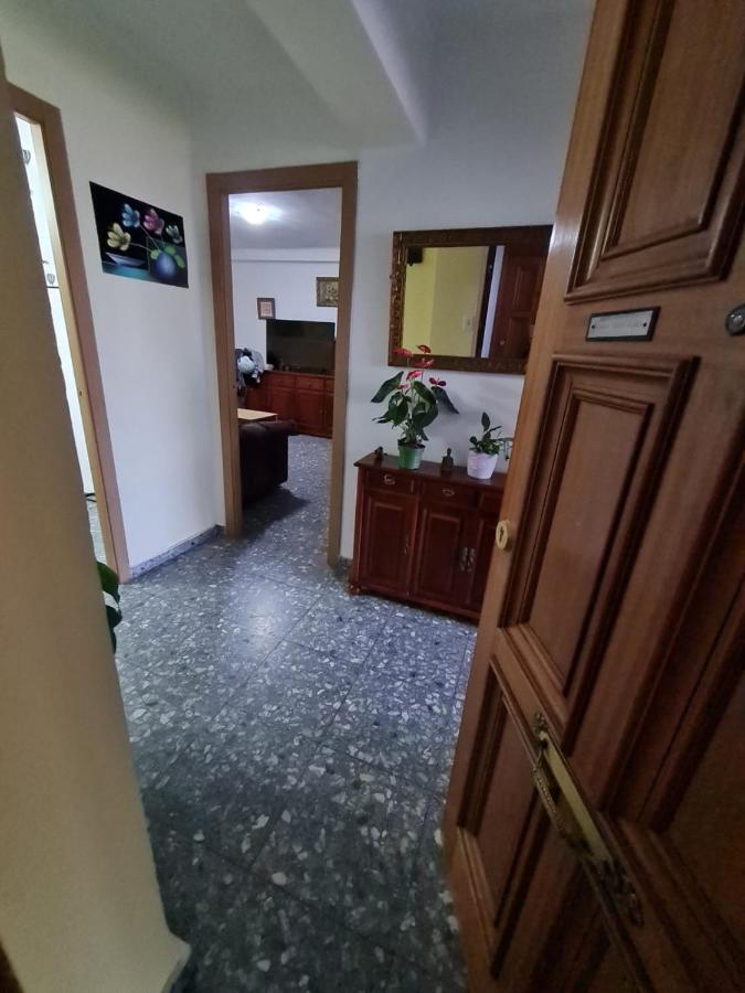 Homestay Glenys *
