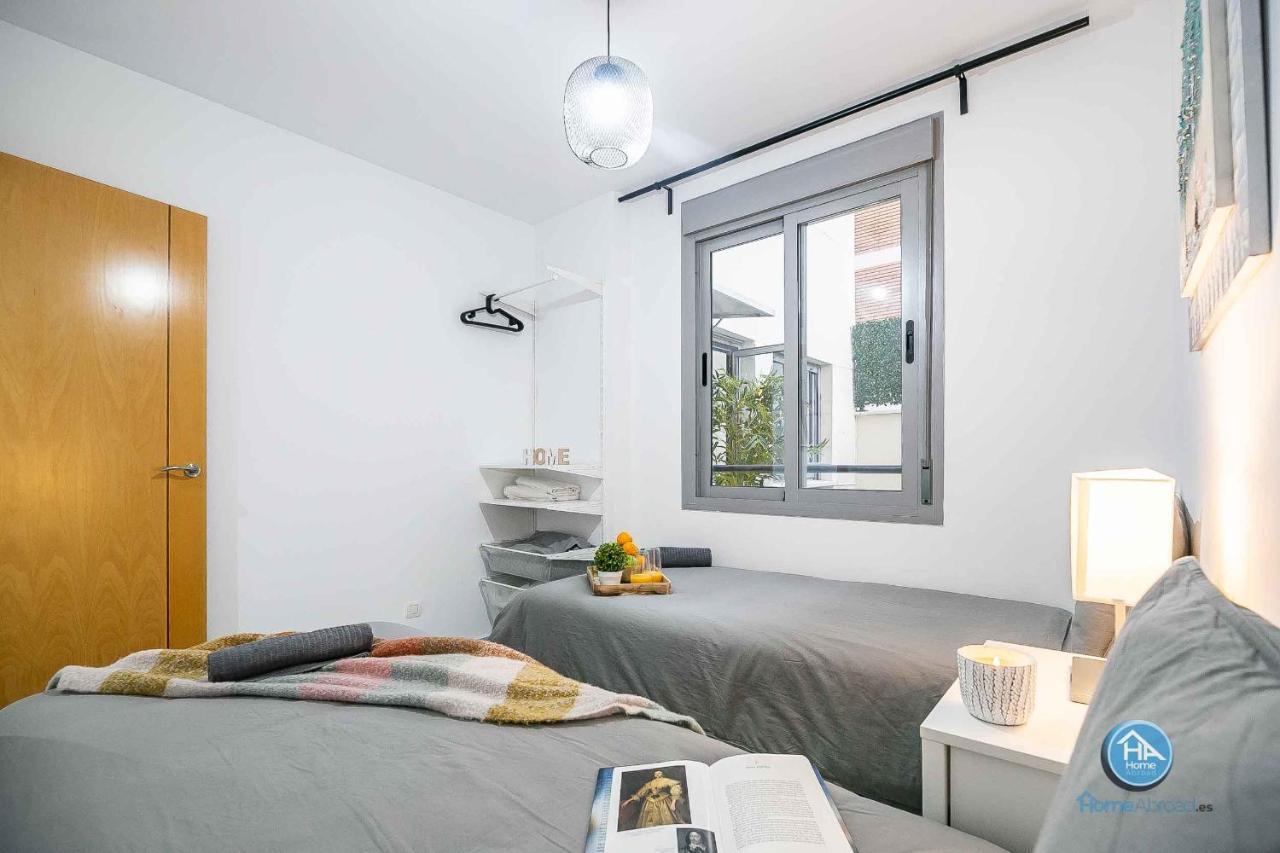 Bajo Urbano Boutique En Carlos Haya Con Terraza Y Parking Apartment
