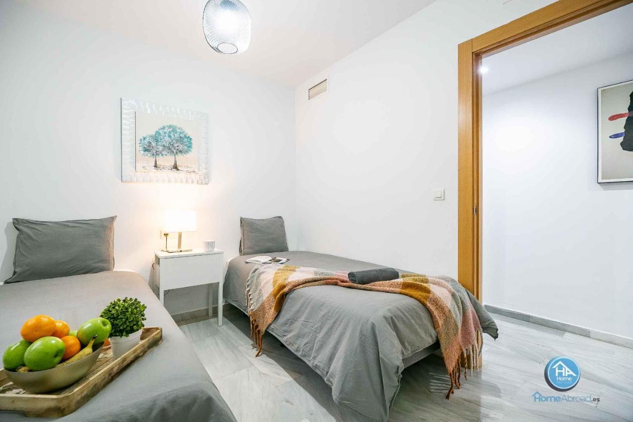 Bajo Urbano Boutique En Carlos Haya Con Terraza Y Parking Apartment