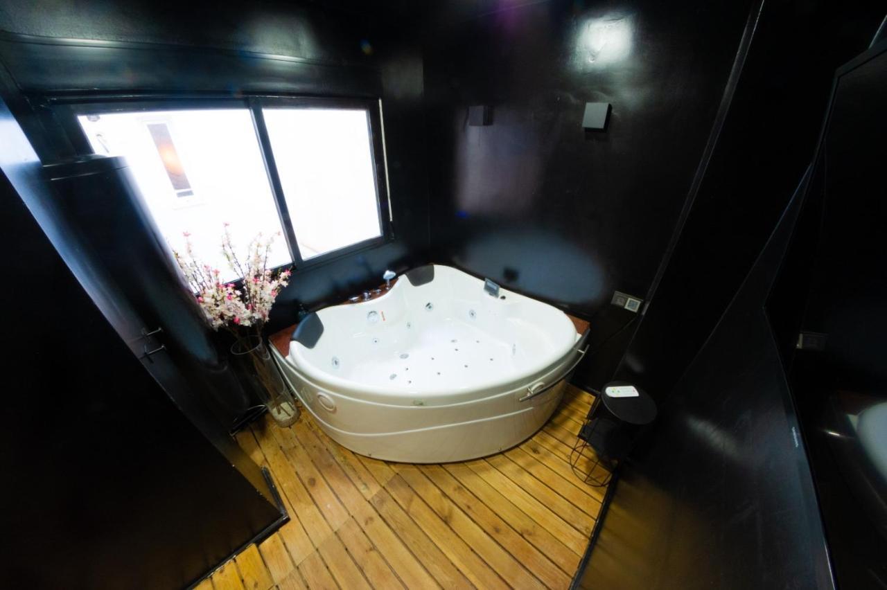 Appartement Modern Haven For Urban Explorers By Rems