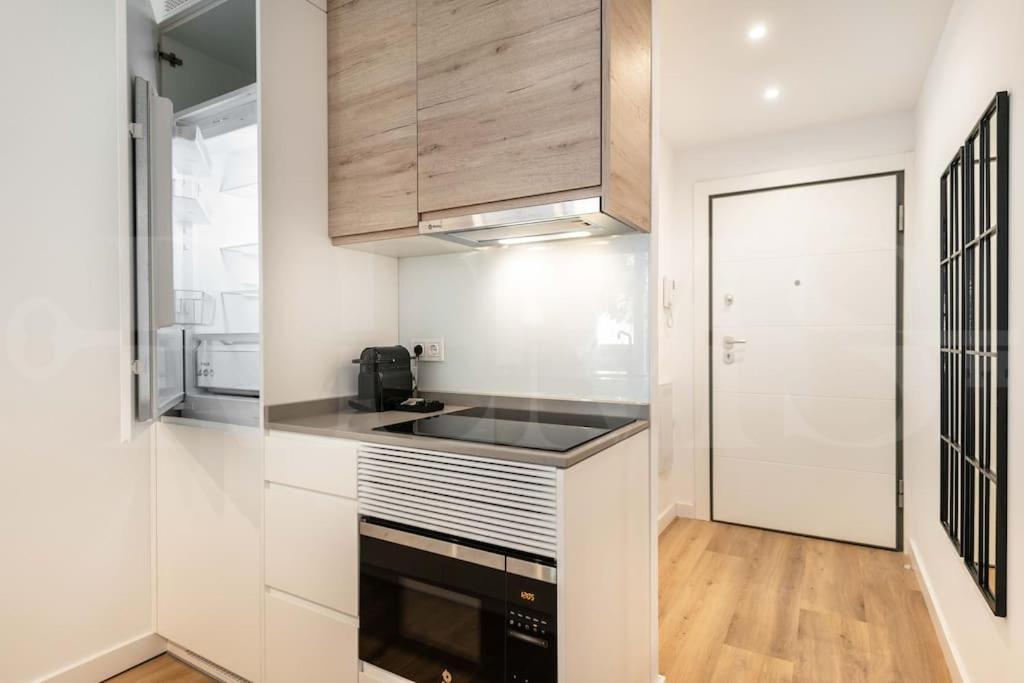 Calm With Private Patio By Rems Apartment Malaga