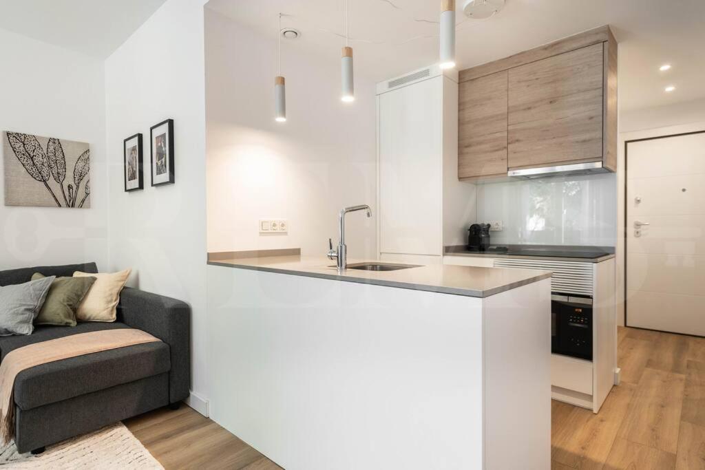 Calm With Private Patio By Rems Apartment Malaga