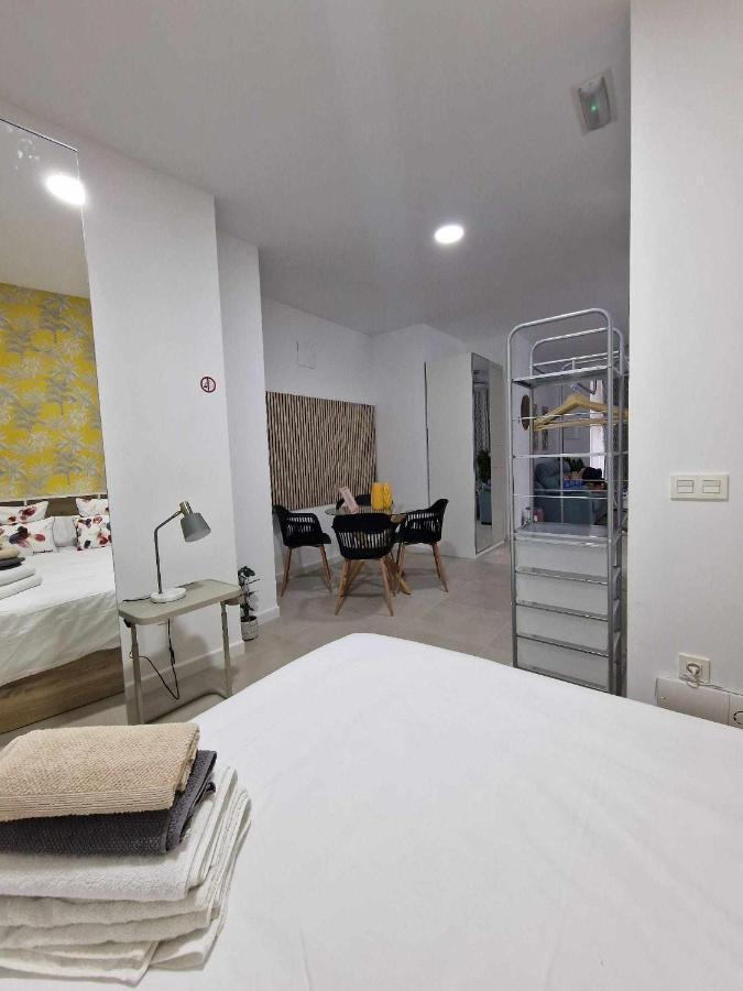 Moderno Apartamento 2 Junto A Calle Marmoles Málaga