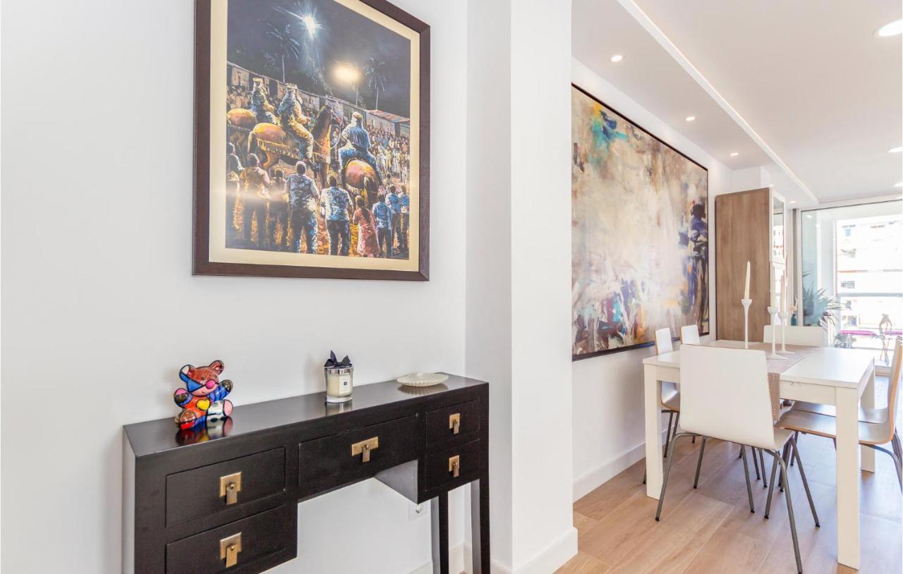 Apartment 3 Bedroom Beautiful In *