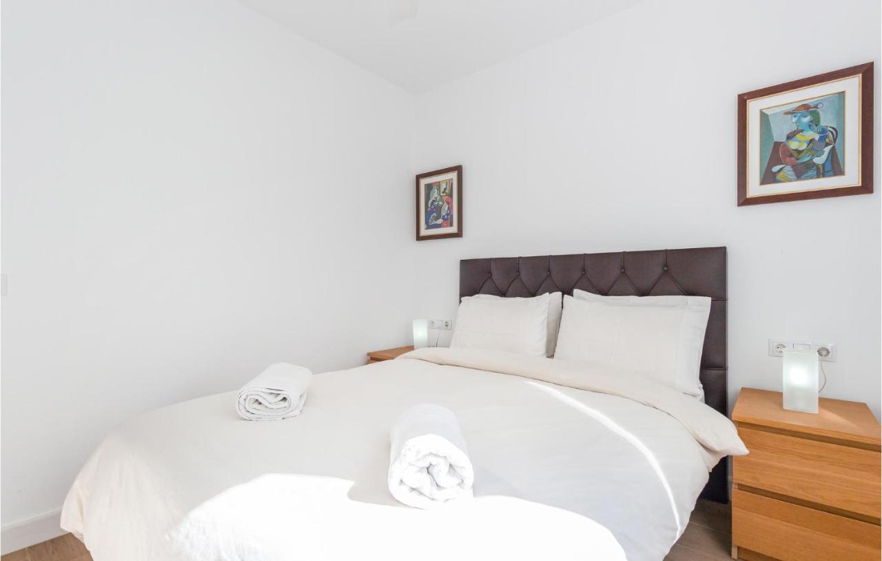 Apartment 3 Bedroom Beautiful In *