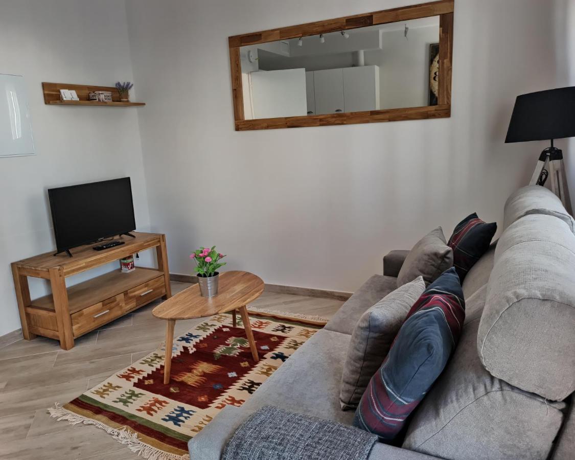 Barcelo 21, Parking On Request, Atico With Terrace & With Patio, Center, Breakfast Included, Quite Neighborhood, Bc Málaga