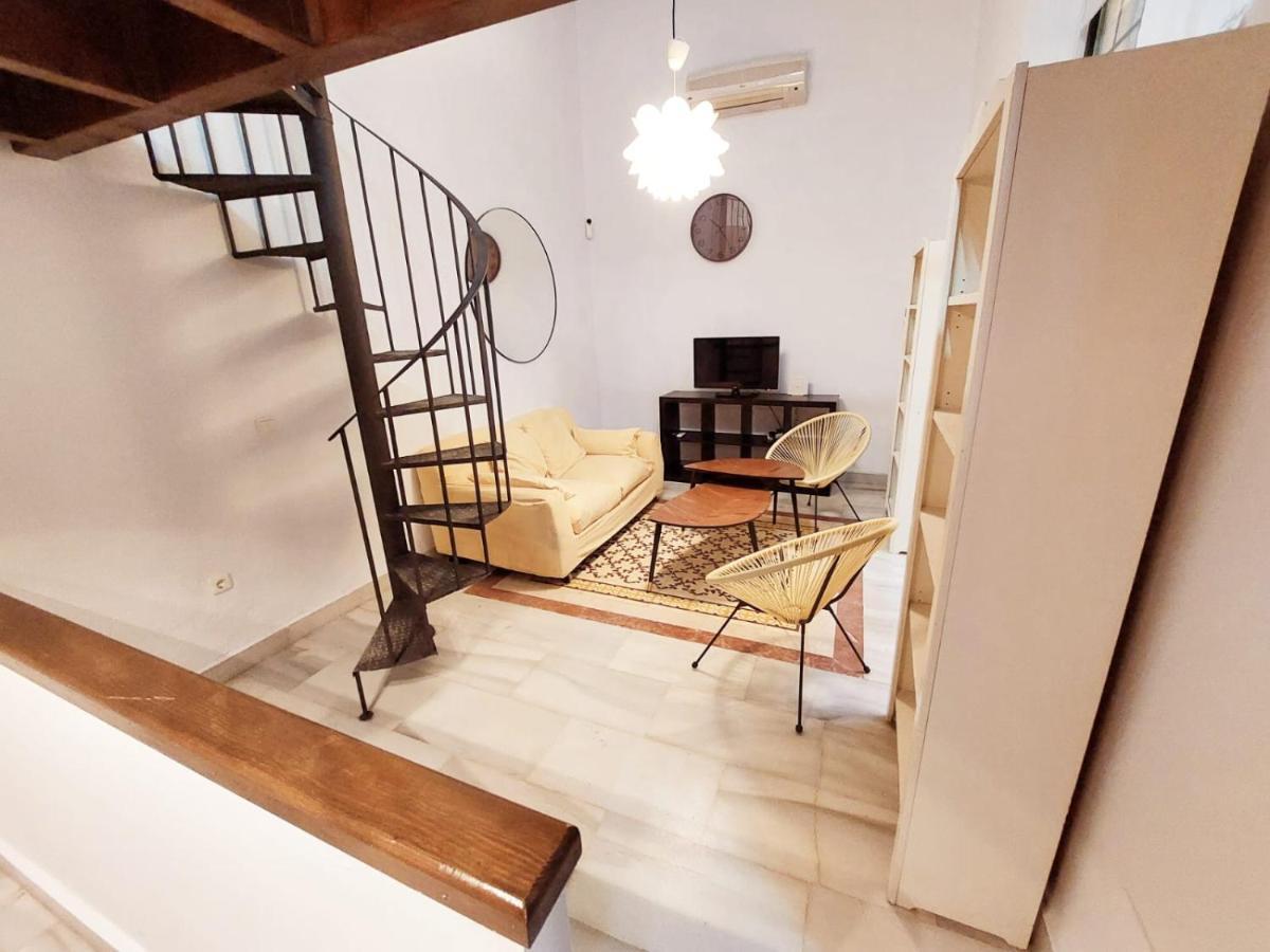 Dona Elvira Alvarez Apartment *