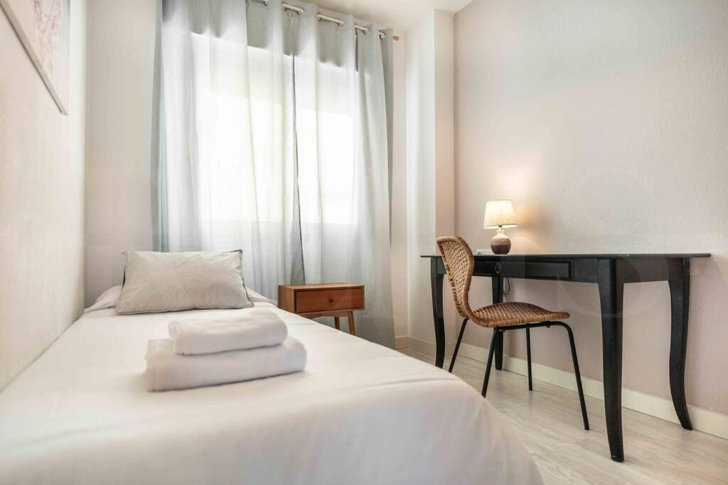 Spacious & Authentic By Rems * Malaga
